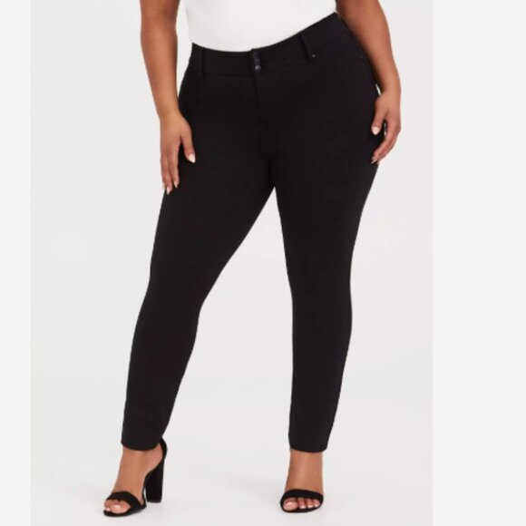 NWOT Torrid Studio Premium Ponte Stretch Black Jegging Size 16R - Picture 1 of 9